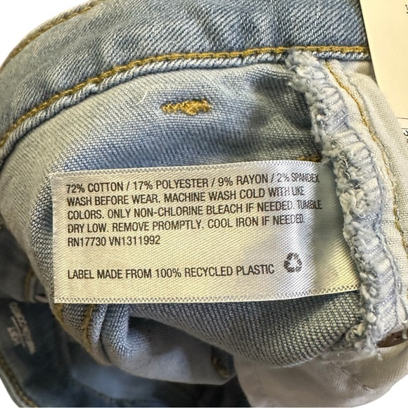 278. Cat & Jack Girl’s Star and Stripe Jean Shorts - Picture 5 of 5